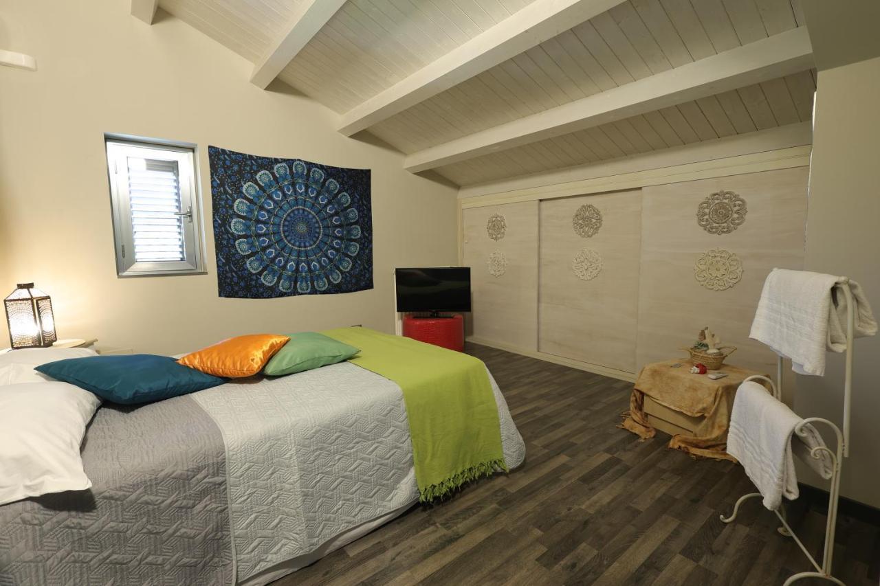 Le Stanze Dei Colori Hotel Aci Bonaccorsi Kültér fotó